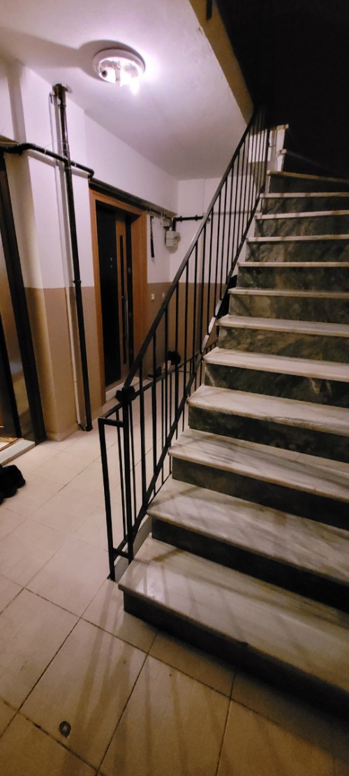 Yeşilpınar'da 90 m2 Arakat Balkonlu Satılık Daire