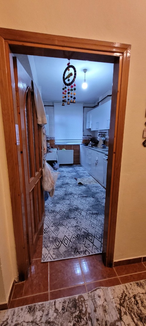 Yeşilpınar'da 90 m2 Arakat Balkonlu Satılık Daire
