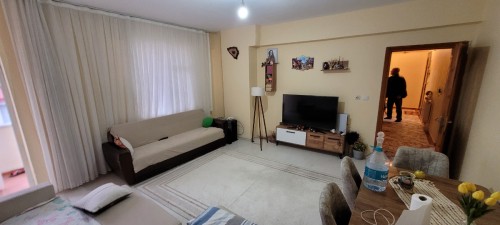 Yeşilpınar'da 90 m2 Arakat Balkonlu Satılık Daire