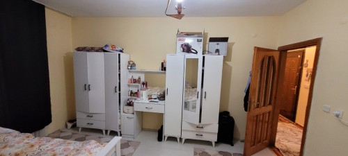 Yeşilpınar'da 90 m2 Arakat Balkonlu Satılık Daire