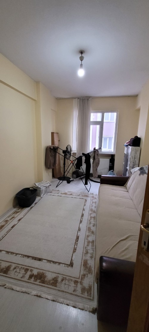 Yeşilpınar'da 90 m2 Arakat Balkonlu Satılık Daire