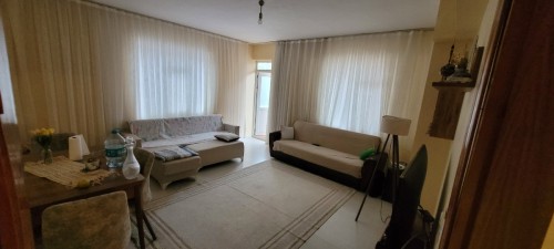 Yeşilpınar'da 90 m2 Arakat Balkonlu Satılık Daire