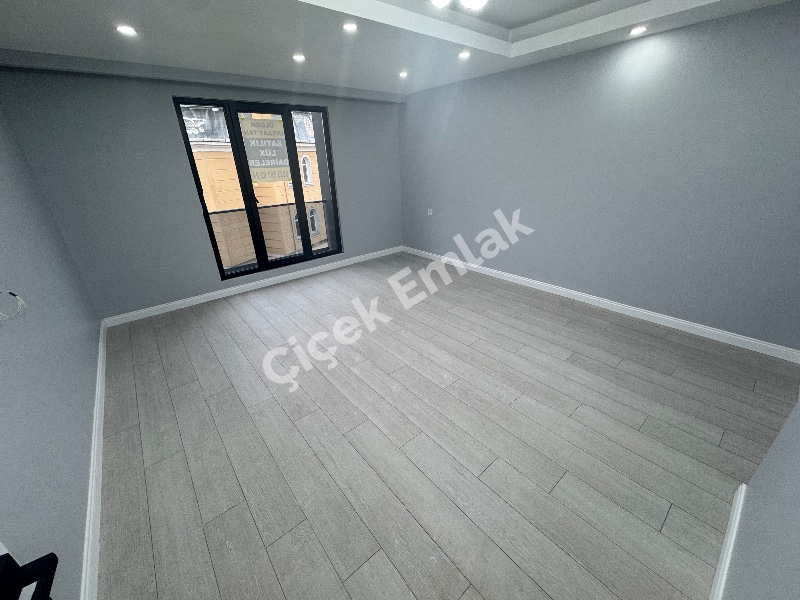 Akşemsettin Metro'ya 5 Dk Asansörlü 2+1 Sıfır Satılık Daire