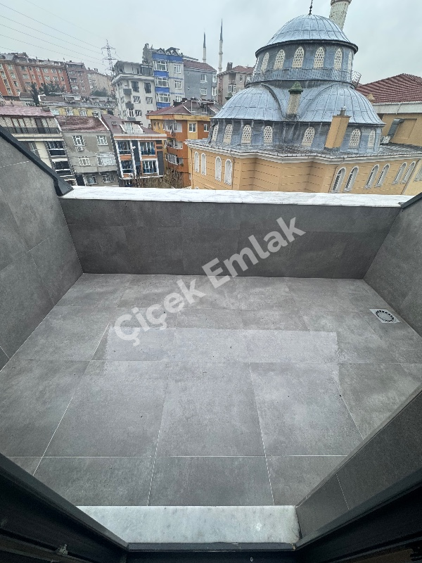 Akşemsettin Metro'ya 5 Dk 4+2 Asansörlü Sıfır Satılık Dubleks