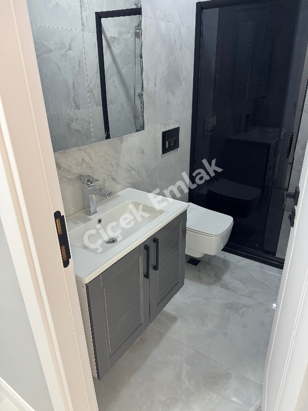 Akşemsettin Metro'ya 5 Dk Yatırımlık 1+1 Sıfır Satılık Daire
