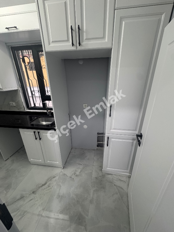 Akşemsettin Metro'ya 5 Dk 2+1 Bahçeli Sıfır Satılık Daire