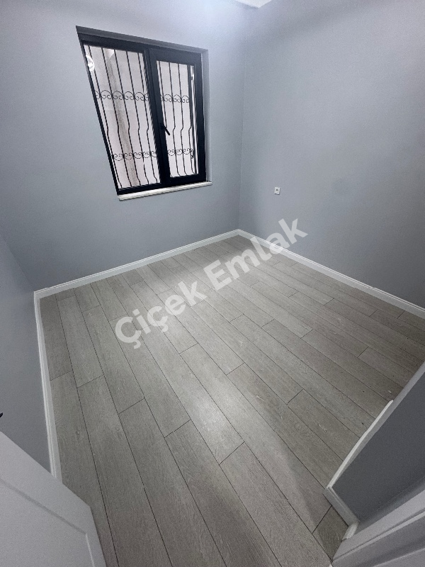 Akşemsettin Metro'ya 5 Dk 2+1 Bahçeli Sıfır Satılık Daire