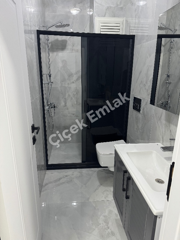 Akşemsettin Metro'ya 5 Dk 2+1 Bahçeli Sıfır Satılık Daire