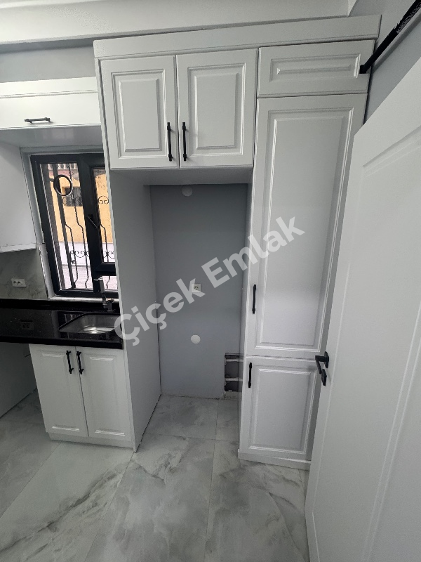 Akşemsettin Metro'ya 5 Dk 2+1 Bahçeli Sıfır Satılık Daire