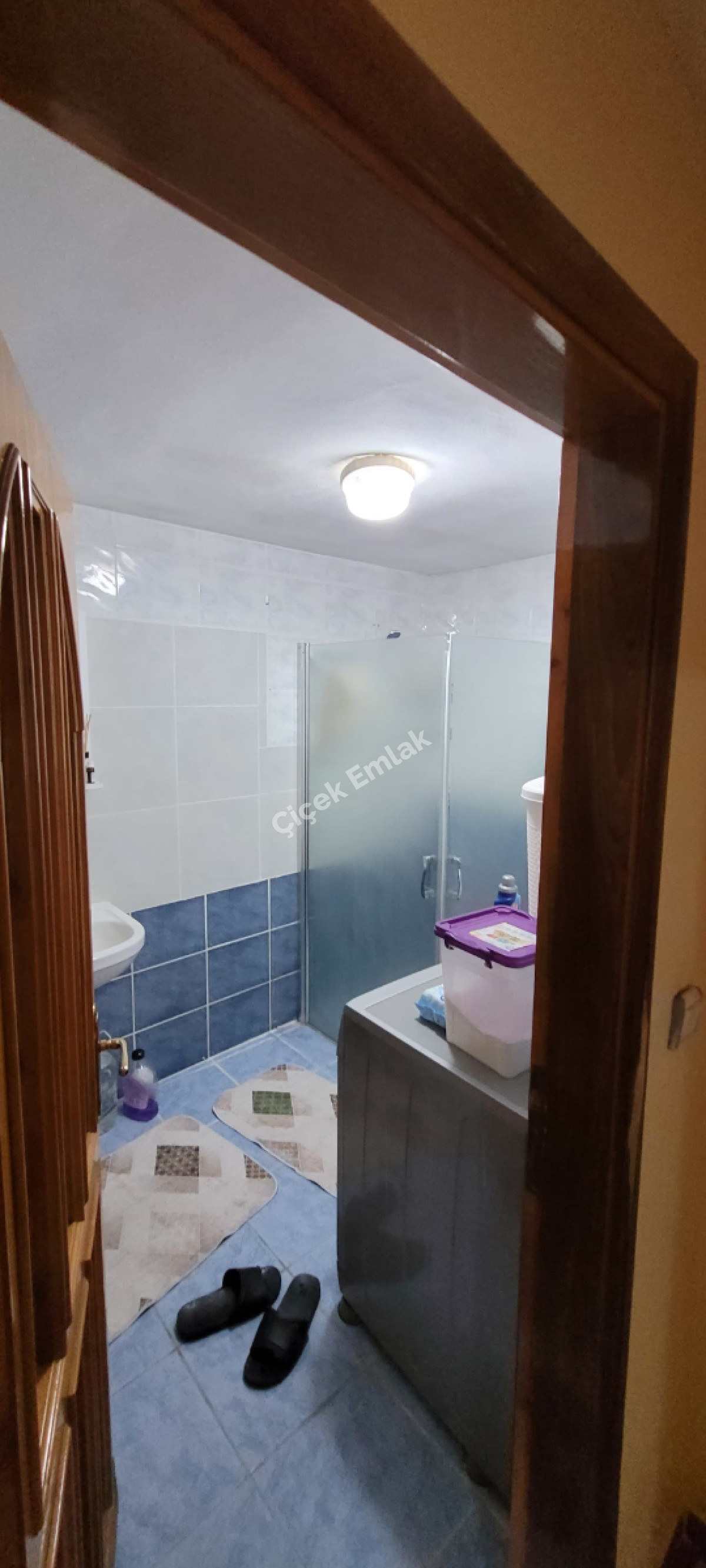 Yeşilpınar'da 90 m2 Arakat Balkonlu Satılık Daire