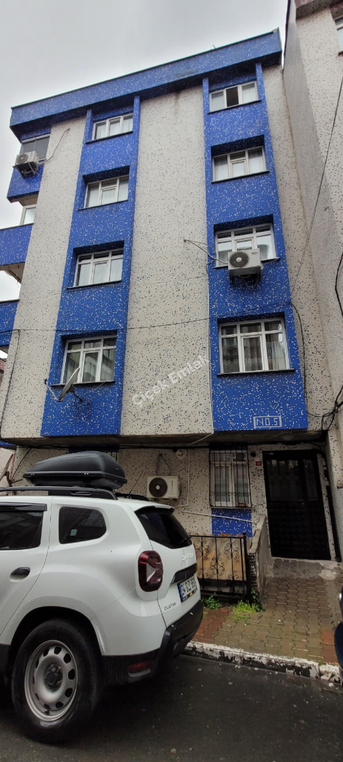 Yeşilpınar'da 90 m2 Arakat Balkonlu Satılık Daire