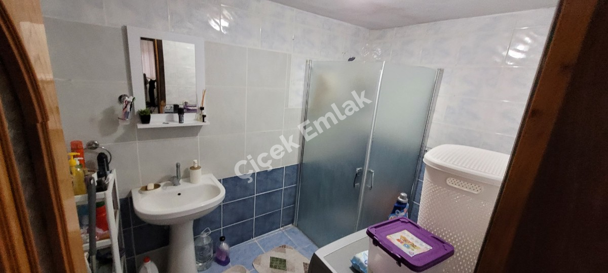 Yeşilpınar'da 90 m2 Arakat Balkonlu Satılık Daire