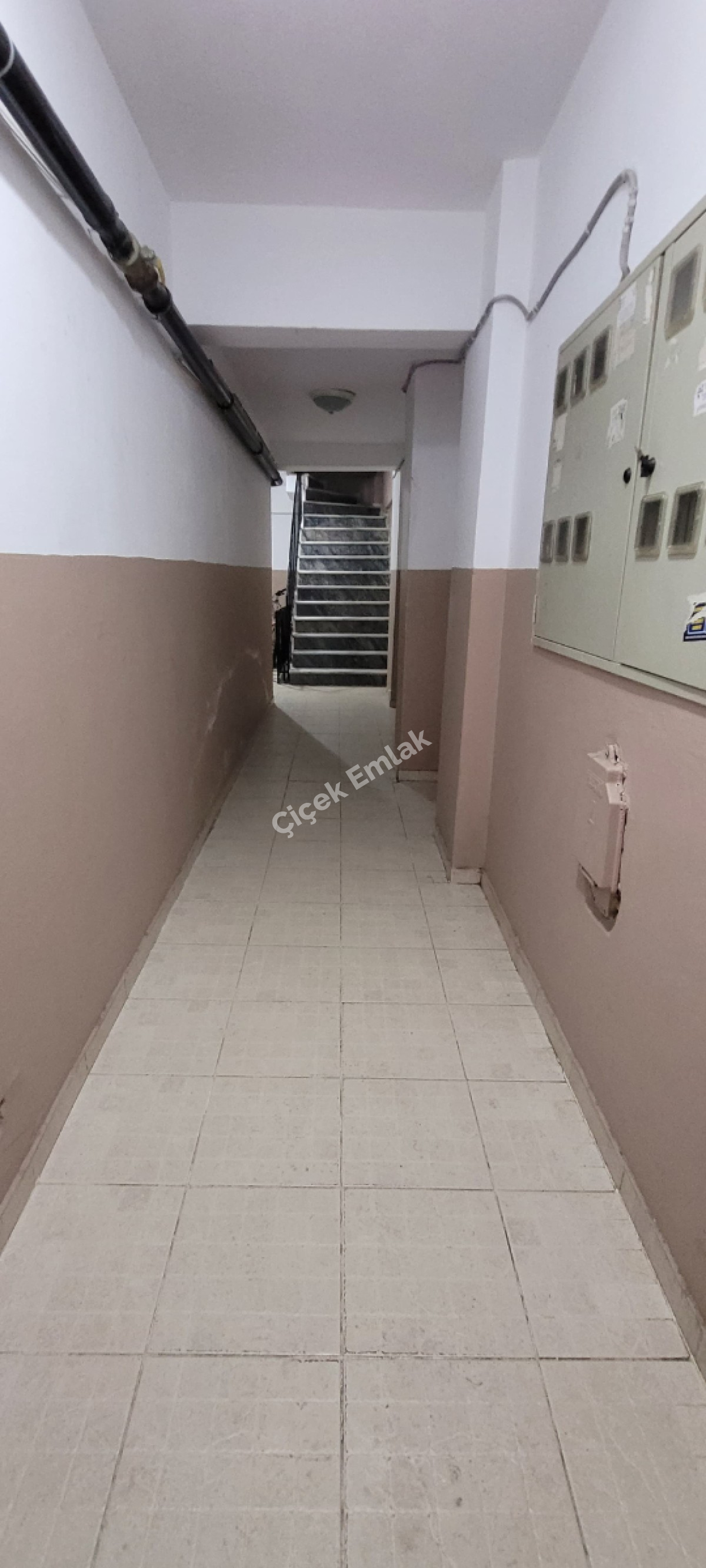 Yeşilpınar'da 90 m2 Arakat Balkonlu Satılık Daire