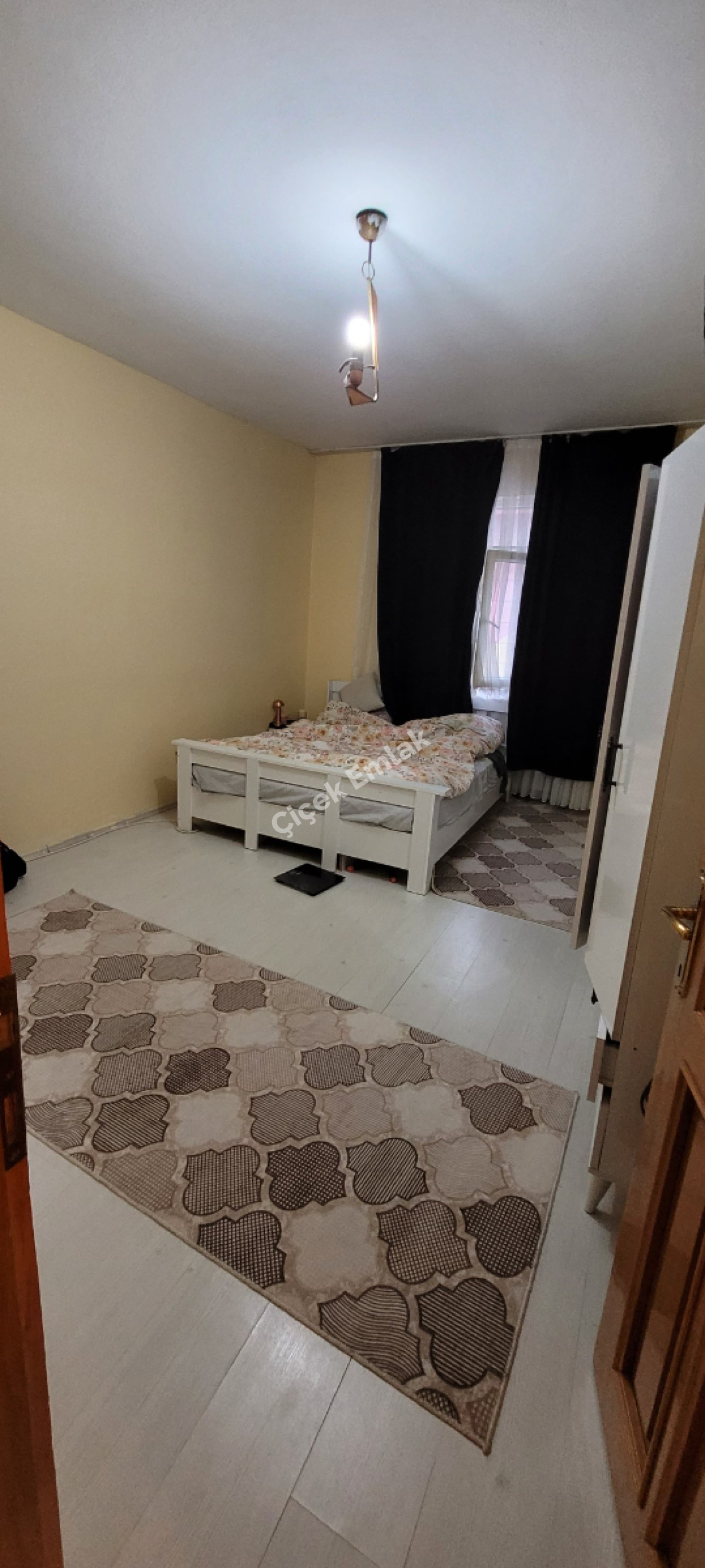 Yeşilpınar'da 90 m2 Arakat Balkonlu Satılık Daire