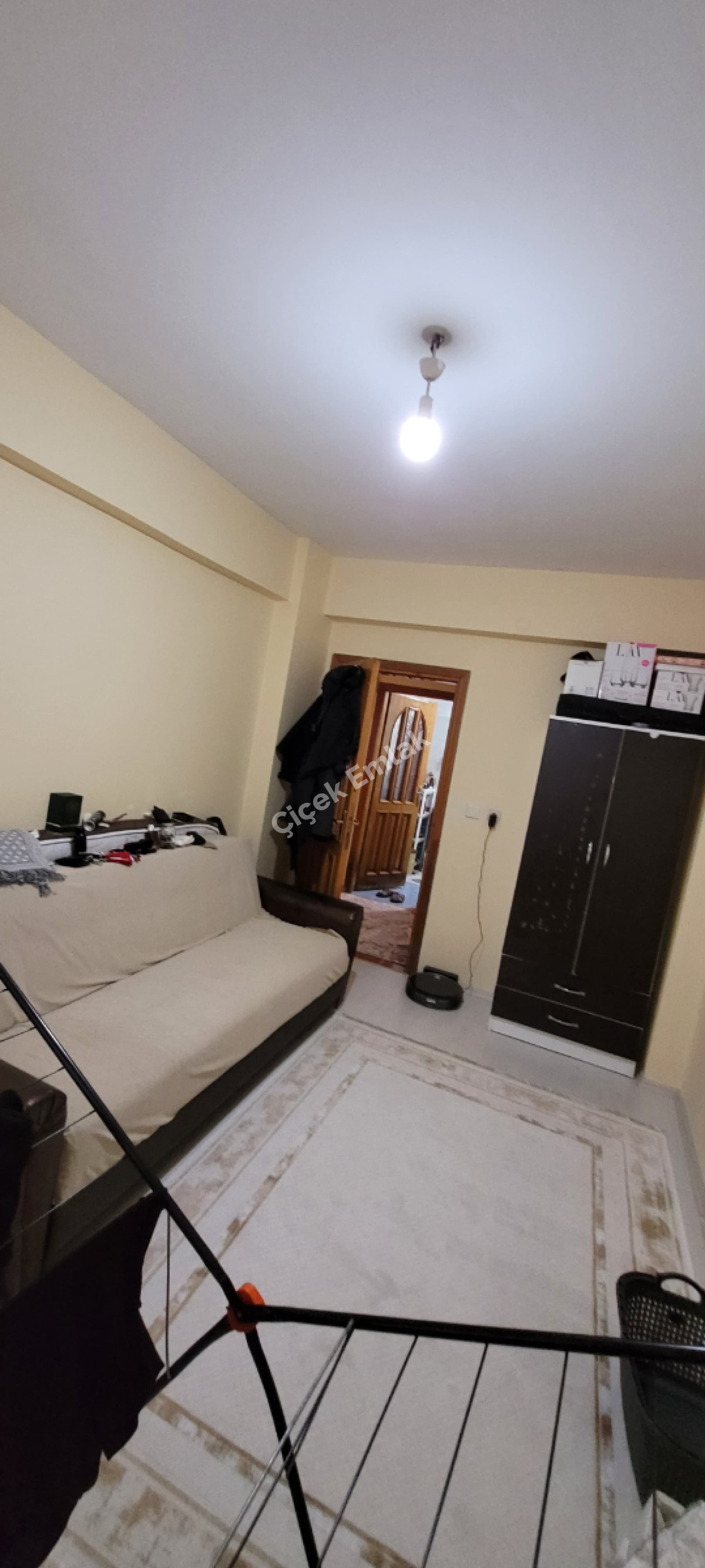 Yeşilpınar'da 90 m2 Arakat Balkonlu Satılık Daire