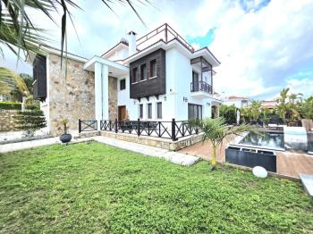 KKTC Girne Bellapais'te Muhteşem Lokasyonda Satılık 3+1 Özel Havuzlu Villa
