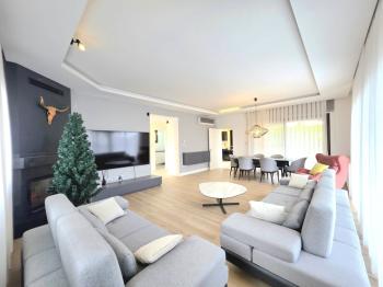 KKTC Girne Bellapais'te Muhteşem Lokasyonda Satılık 3+1 Özel Havuzlu Villa
