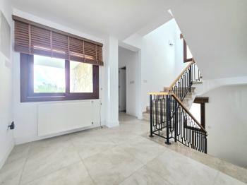 KKTC Girne Bellapais'te Muhteşem Lokasyonda Satılık 3+1 Özel Havuzlu Villa