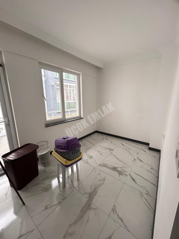 AFYON ÜÇOK EMLAKTAN KAYADİBİ MAH TEMİZ BAKIMLI 3+1 120M² KİRALIK DAİRE 