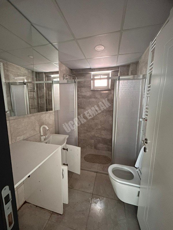 AFYON ÜÇOK EMLAKTAN KAYADİBİ MAH TEMİZ BAKIMLI 3+1 120M² KİRALIK DAİRE 