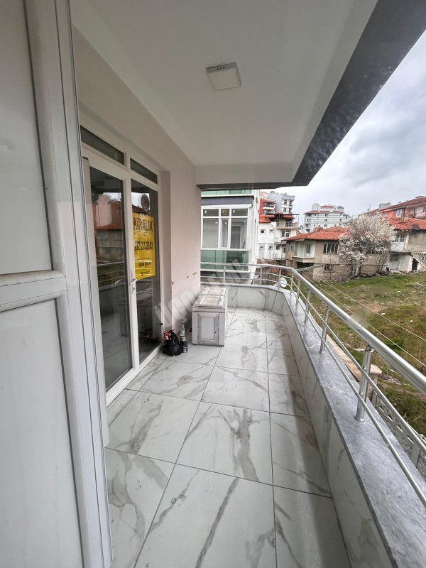 AFYON ÜÇOK EMLAKTAN KAYADİBİ MAH TEMİZ BAKIMLI 3+1 120M² KİRALIK DAİRE 