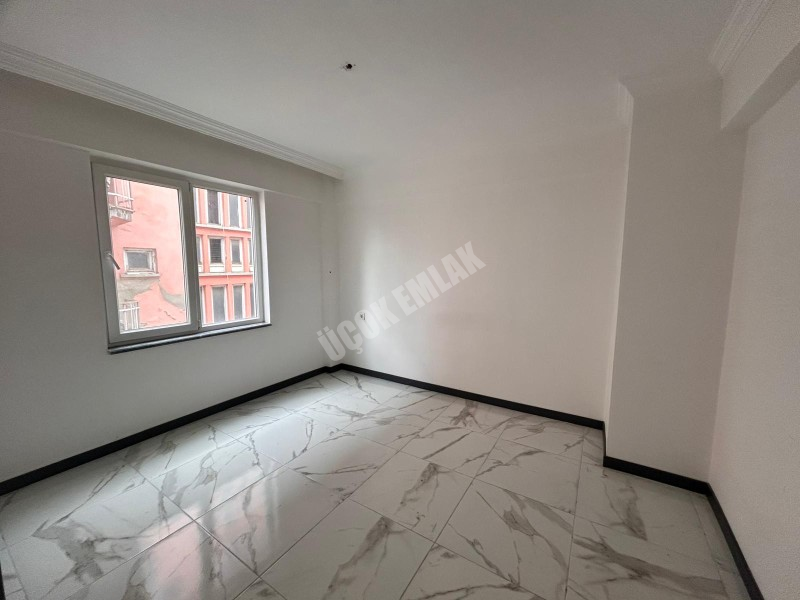 AFYON ÜÇOK EMLAKTAN KAYADİBİ MAH TEMİZ BAKIMLI 3+1 120M² KİRALIK DAİRE 
