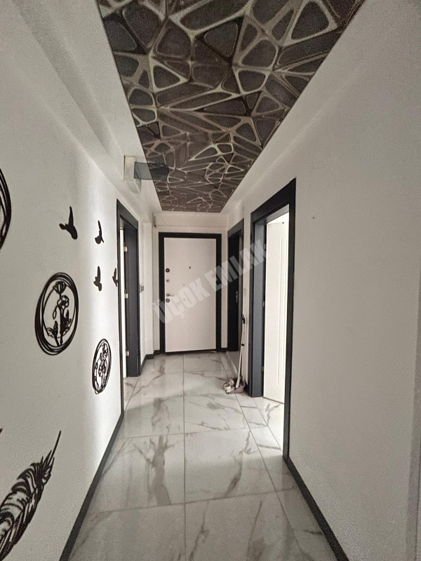 AFYON ÜÇOK EMLAKTAN KAYADİBİ MAH TEMİZ BAKIMLI 3+1 120M² KİRALIK DAİRE 