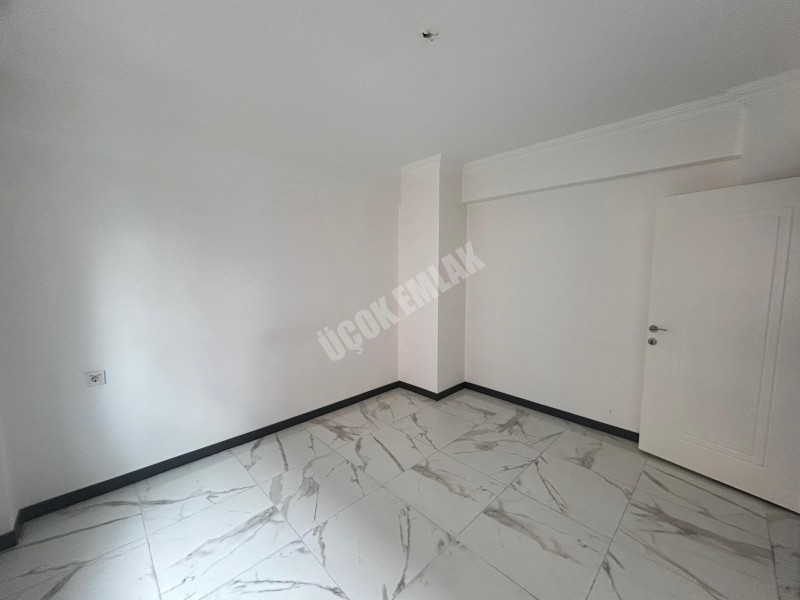AFYON ÜÇOK EMLAKTAN KAYADİBİ MAH TEMİZ BAKIMLI 3+1 120M² KİRALIK DAİRE 