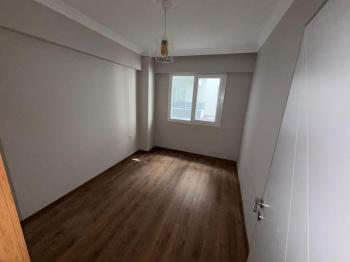 DİDİM YENİ MAHALLE’DE 115M² NET ALANA SAHİP 3+1 AYRI MUTFAKLI, ÖNÜ OTOPARKLI GENİŞ VE FERAH ODALI, BALKONLU ARA KAT SATILIK DAİRE