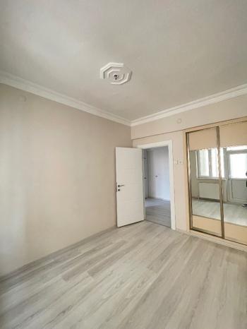 Güvenay - Çorum Üçtutlar Mah. Fatih Caddesi Üzeri 3+1 Kiralık Daire 