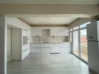 Güvenay - Çorum Üçtutlar Mah. Fatih Caddesi Üzeri 3+1 Kiralık Daire 