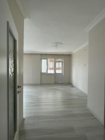 Güvenay - Çorum Üçtutlar Mah. Fatih Caddesi Üzeri 3+1 Kiralık Daire 