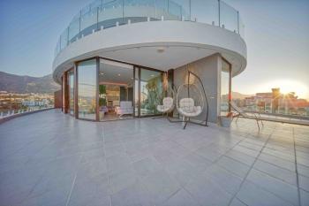 KKTC Girne Merkezde Panaromik Deniz Manzaralı Kiralık 3+1 Eşyalı Lüks Daire