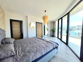 KKTC Girne Merkezde Panaromik Deniz Manzaralı Kiralık 3+1 Eşyalı Lüks Daire