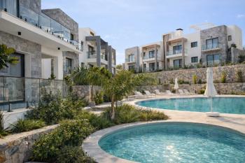 Girne Esentepe’de Bahçe Katı Satılık Stüdyo Daire