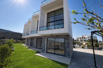 Girne Esentepe’de Bahçe Katı Satılık Stüdyo Daire