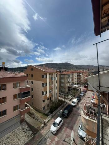 CUMHURİYET MAH 2+1 85M² TEMİZ BAKIMLI KİRALIK DAİRE