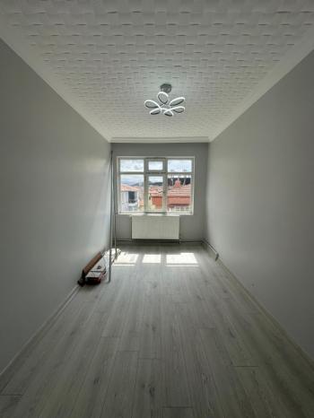CUMHURİYET MAH 2+1 85M² TEMİZ BAKIMLI KİRALIK DAİRE