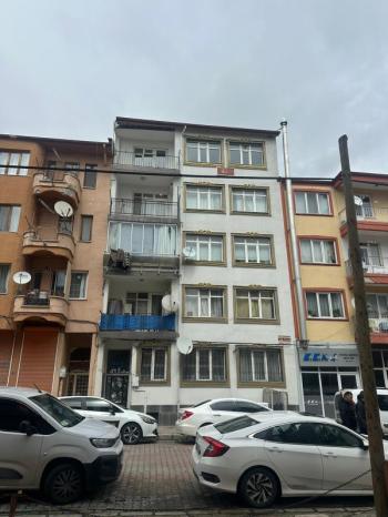CUMHURİYET MAH 2+1 85M² TEMİZ BAKIMLI KİRALIK DAİRE