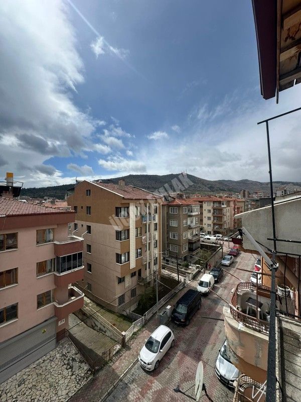 CUMHURİYET MAH 2+1 85M² TEMİZ BAKIMLI KİRALIK  DAİRE
