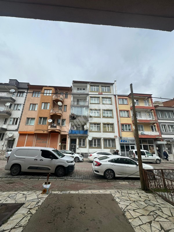 CUMHURİYET MAH 2+1 85M² TEMİZ BAKIMLI KİRALIK  DAİRE