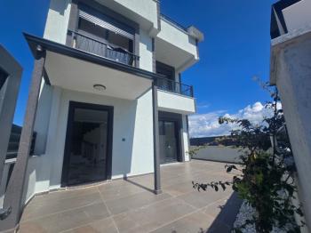 DİDİM HİSAR MAHALLESİ’NDE SIFIR BİTİŞİK NİZAM 3+1 | AMERİKAN MUTFAK | 3 KATLI | GENİŞ TERASLI | EBEVEYN BANYOLU | BALKONLU | MODERN MİMARİ VİLLA 