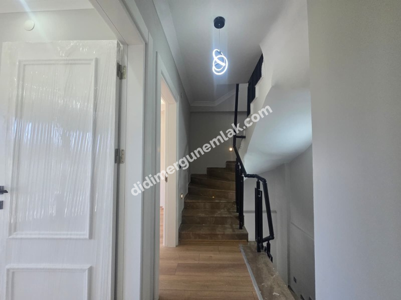 DİDİM HİSAR MAHALLESİ’NDE SIFIR BİTİŞİK NİZAM 3+1 | AMERİKAN MUTFAK | 3 KATLI | GENİŞ TERASLI | EBEVEYN BANYOLU | BALKONLU | MODERN MİMARİ VİLLA 