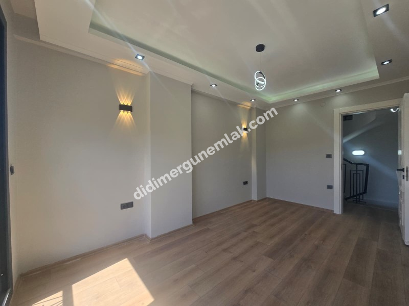 DİDİM HİSAR MAHALLESİ’NDE SIFIR BİTİŞİK NİZAM 3+1 | AMERİKAN MUTFAK | 3 KATLI | GENİŞ TERASLI | EBEVEYN BANYOLU | BALKONLU | MODERN MİMARİ VİLLA 