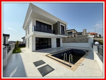 Didim Altınkumda Denize 500 Metre Mesafede Satılık Villa