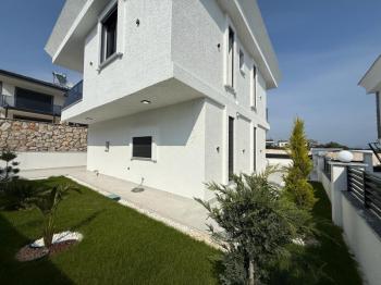 Didim Altınkumda Denize 500 Metre Mesafede Satılık Villa