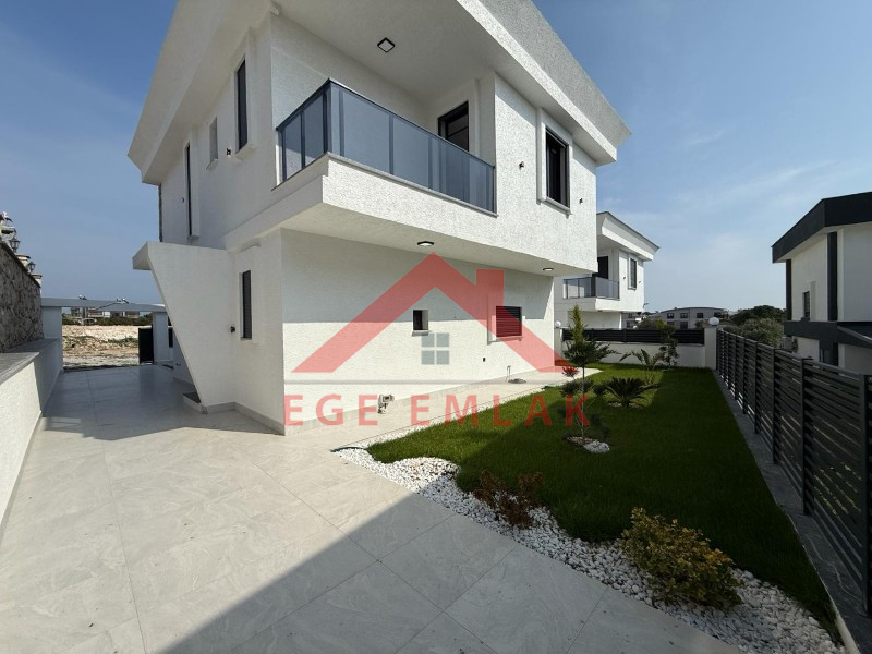 Didim Altınkumda Denize 500 Metre Mesafede Satılık Villa