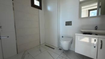 Elmas'tan Batıkent'te Havuzlu 3 Banyolu Yeni Nesil 4+1