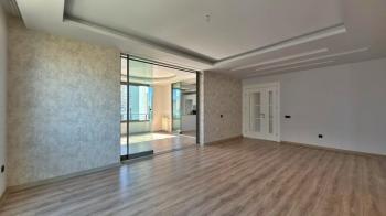 Elmas'tan Batıkent'te Havuzlu 3 Banyolu Yeni Nesil 4+1