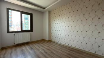 Elmas'tan Batıkent'te Havuzlu 3 Banyolu Yeni Nesil 4+1